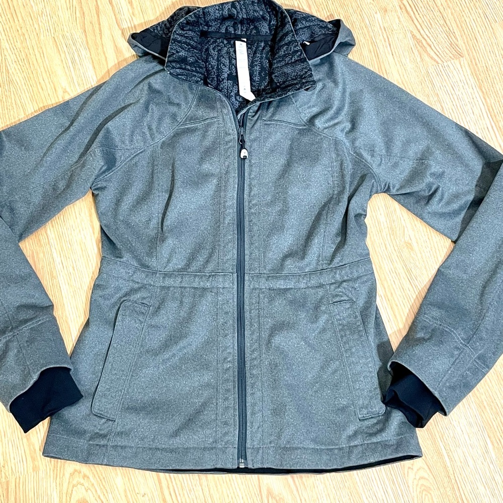 Like New Lululemon Water Proof/Wind Jacket Size 8 - Picture 2 of 7
